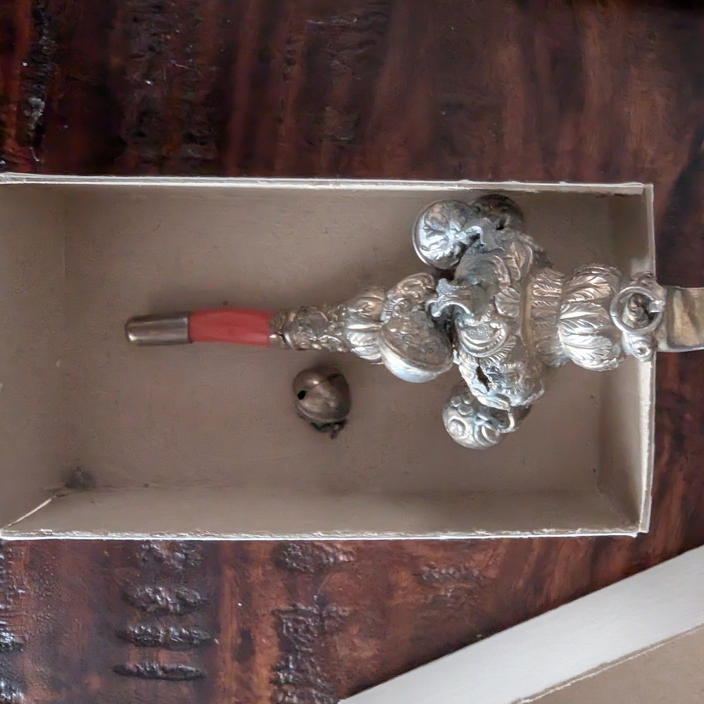 Antique Baby Rattle from the 1800s likely Sterling Silver - Picture 5 of 6